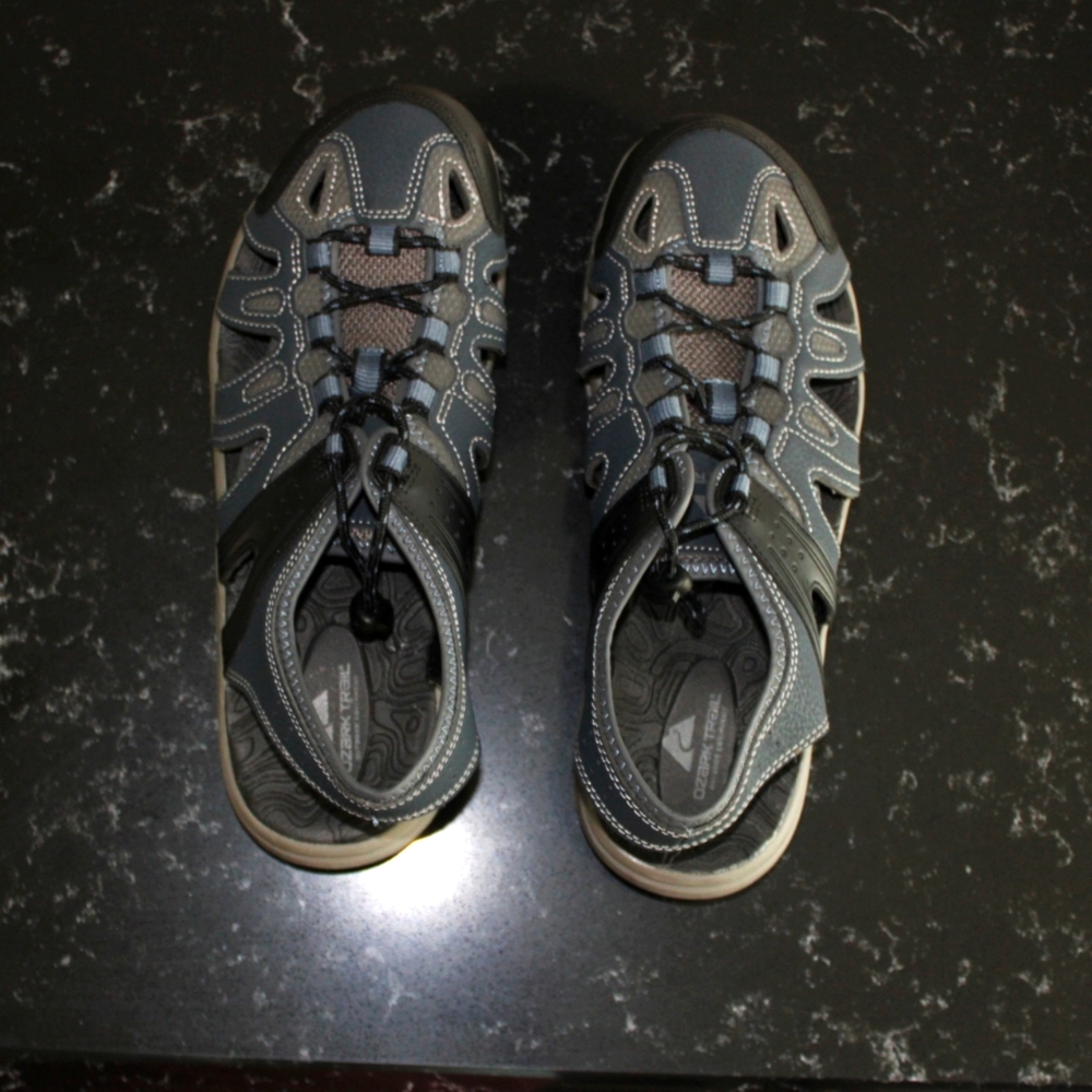 Men's Ozark Trail Size 10 Water Shoes